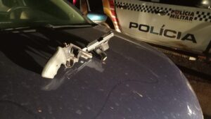 Trabalho conjunto entre PM de Sorriso e Ipiranga do Norte resulta em recuperação de veículo roubado e prisão de maior e apreensão de menor