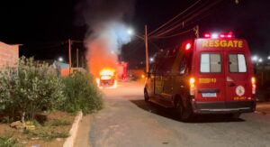 Sorriso: Veículo é destruído pelo fogo no Novo Horizonte 3