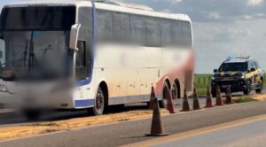 Sorriso: PRF apreende ônibus clandestino por irregularidades e falta de segurança