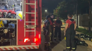 Sorriso: Incêndio atinge residência após mulher atear fogo em cômodo durante surto emocional no bairro Vila Romana