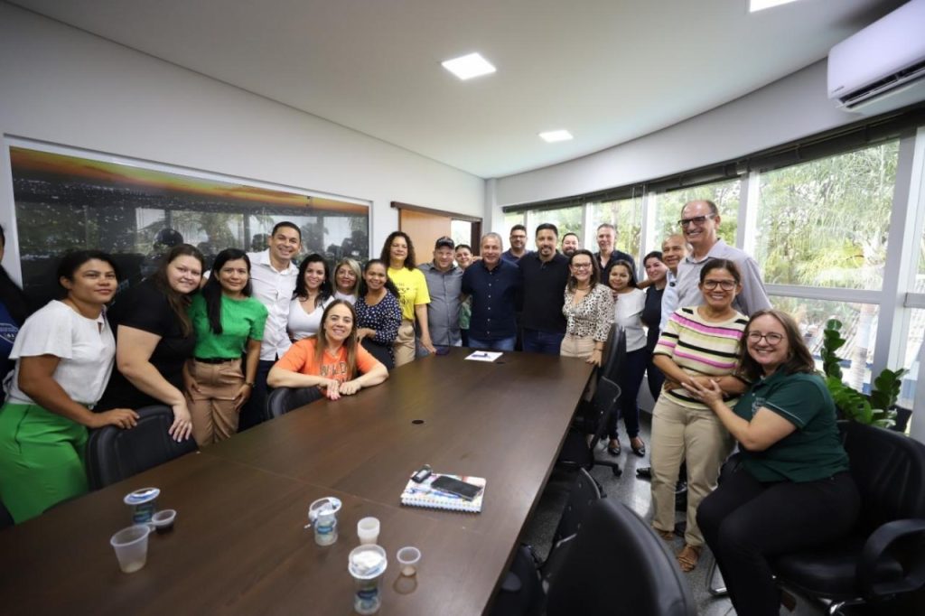 Câmara acompanha anúncio de novo processo seletivo da Educação em Sorriso