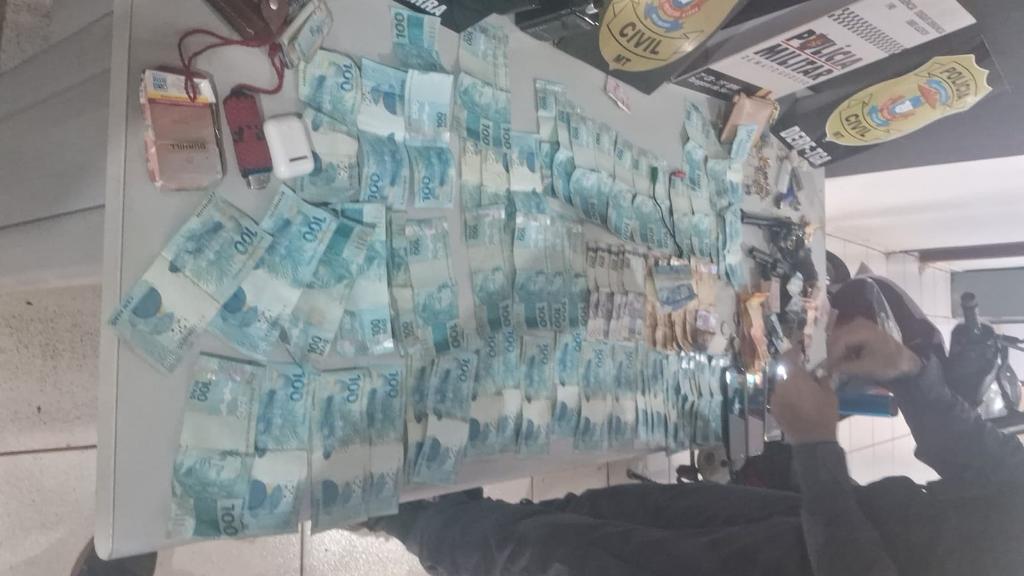 Cinco criminosos são presos após fazer família refém durante roubo em residência em MT