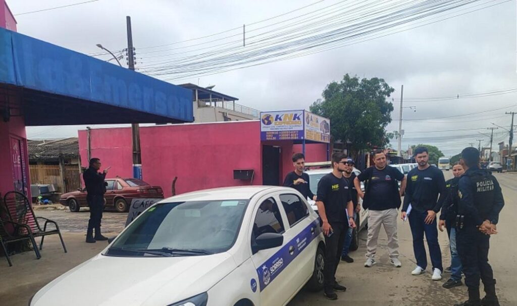 NIF e Polícia Militar realizam operação orientativa para desobstruir calçadas na avenida São Francisco de Assis em Sorriso
