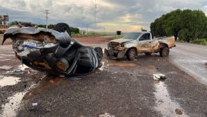 Capotamento na BR-163 deixa motorista ferido em Sorriso