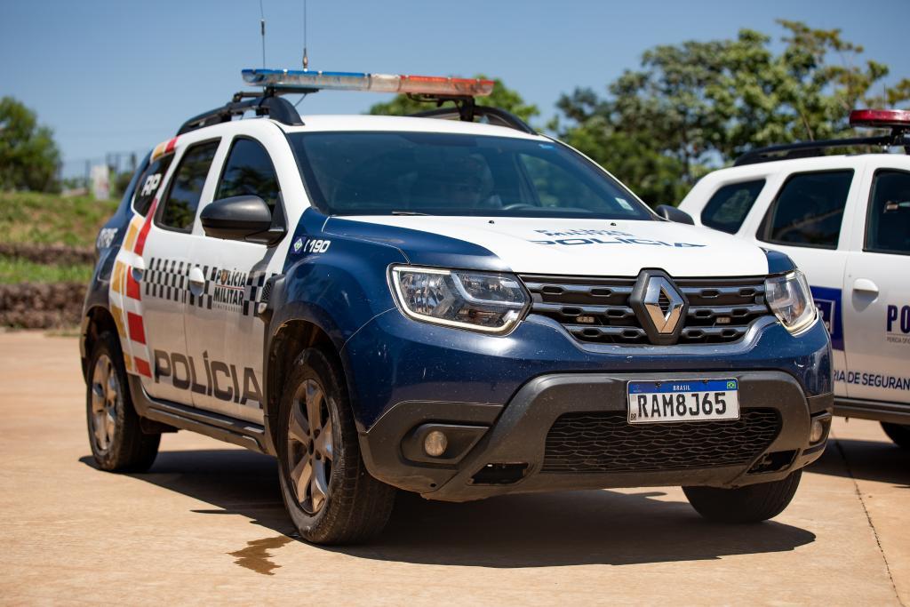 Criança de 10 anos é baleada dentro de chácara