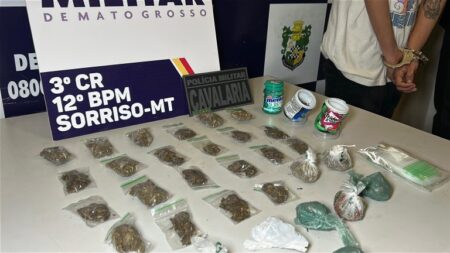 Cavalaria prende jovem de 20 anos por tráfico de drogas no bairro São José, em Sorriso FOTO: RAFAEL SILVA R9 NEWS